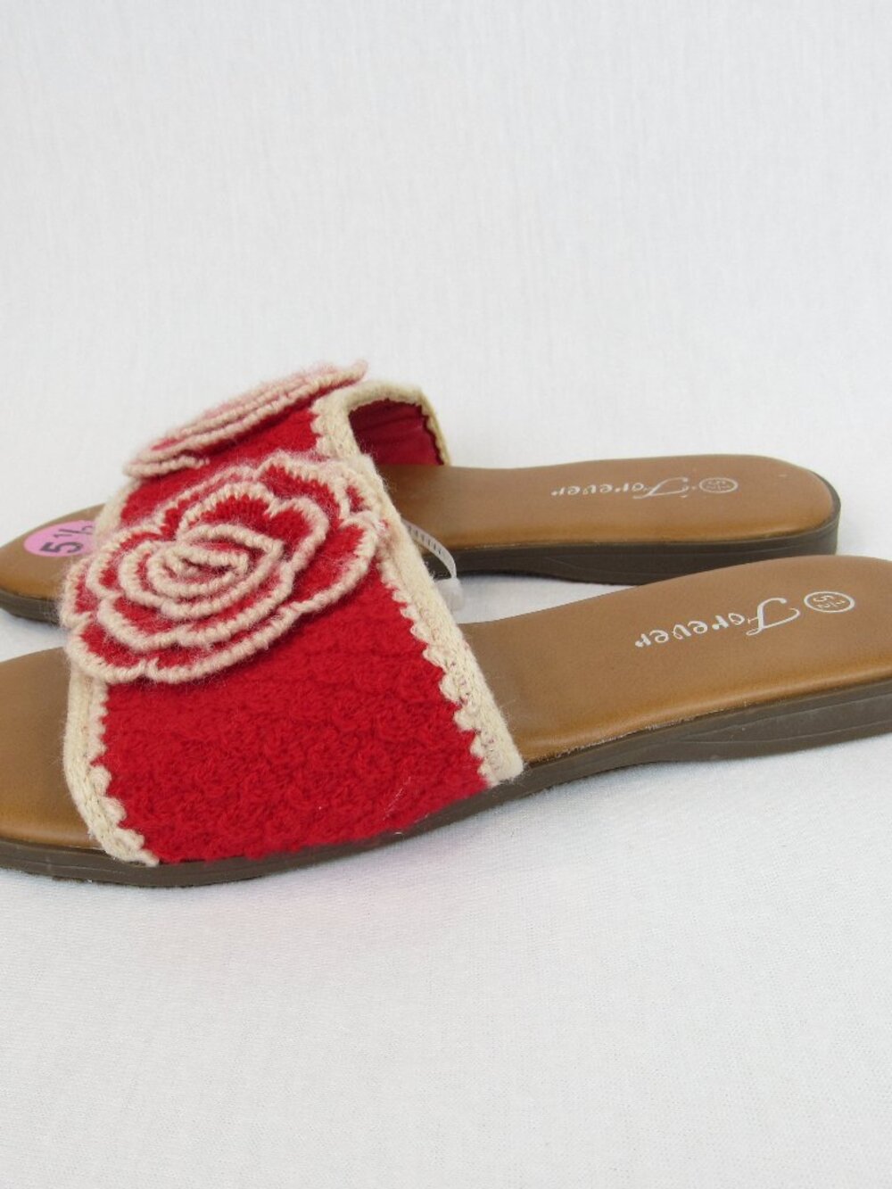Forever Sandals Women's Size 5 1/2 Red Beige Oversized Flower Accent